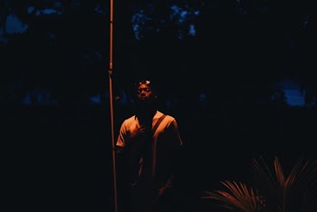 Man Wearing A White Shirt