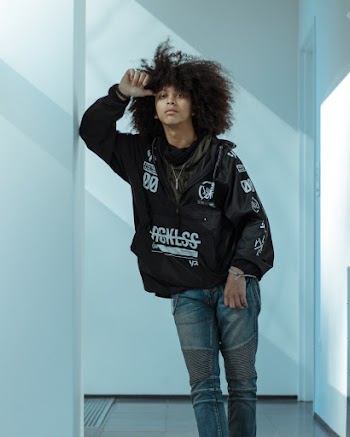 Man Wearing Black Jacket