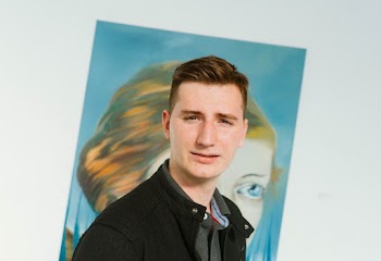Man Wearing Black Jacket
