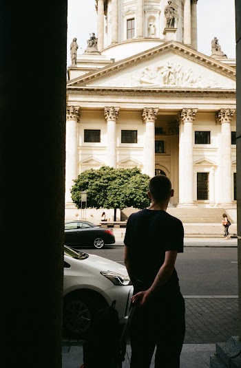 Man Wearing Black Shirt