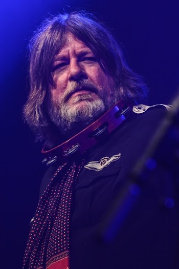 Man Wearing Black Shirt
