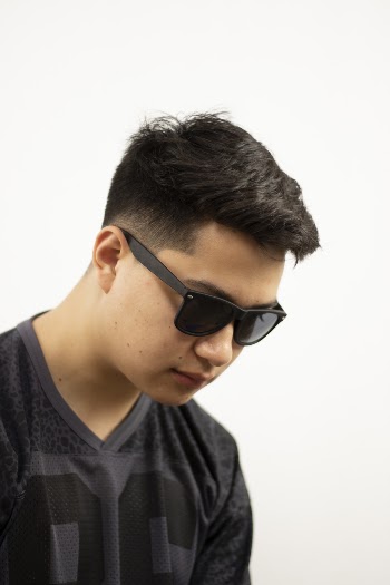 Man Wearing Black Sunglasses With Gray Frames