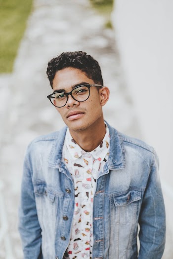 Man Wearing Chambray Western Jacket