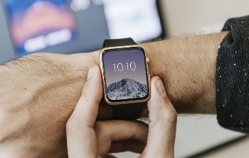 Man wearing smartwatch mockup, editable | Free PSD Mockup - rawpixel