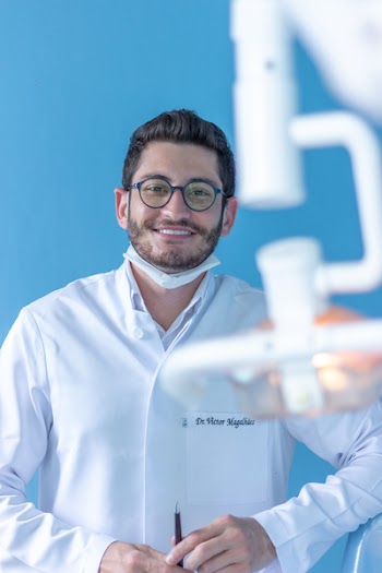 Man Wearing White Long-sleeved Shirt