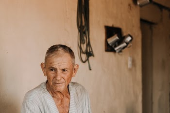 Man Wearing White Shirt