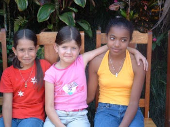 Marias_granddaughters.jpg