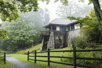 Massanutten Lodge. Free public domain | Free Photo - rawpixel