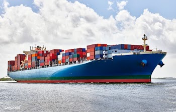Massive container ship | Free public domain photo - 434575