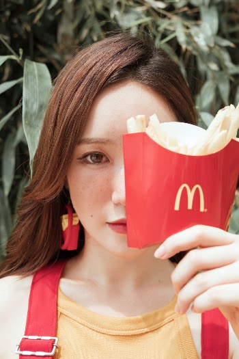 [ McDona Girl ]