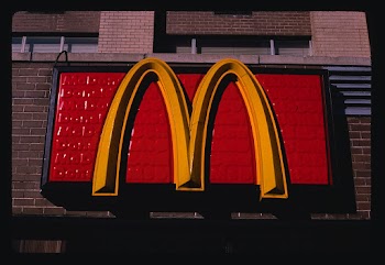 McDonald's Restaurant sign, 71st Street and… | Free public domain photo