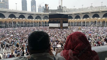 MECCA, SAUDI ARABIA - Muslim pilgrims from all over the world gathered to perform Umrah or Hajj at the Haram Mosque in Mecca, Saudi Arabia