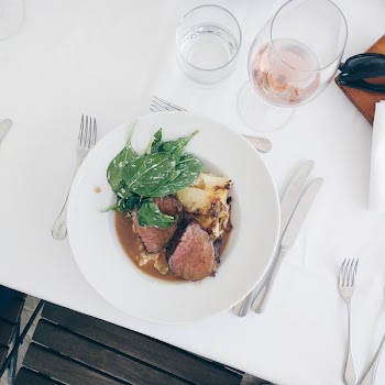 Medium beef steak with spinach and potatoes 