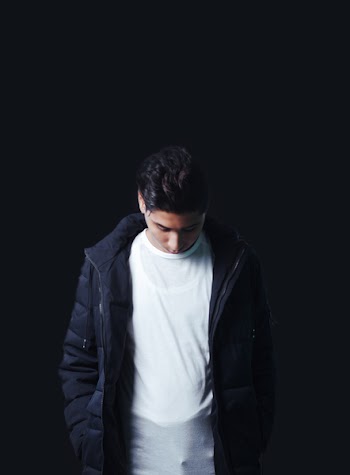 Men's Black Zippered Jacket
