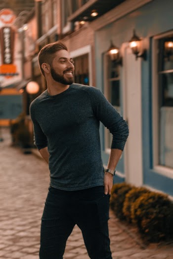 Men's Blue Crew-neck Long-sleeved Shirt