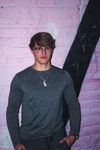 Men's Gray Longsleeved Shirt
