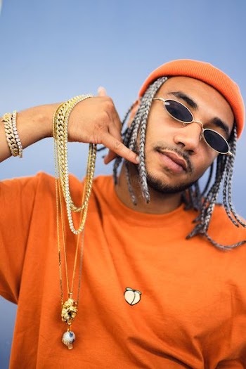 men's gold-colored chain necklaces