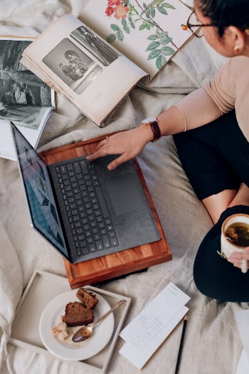 Microsoft Surface Laptop 3 in Platinum 

shot by : Chrisitiann Koepke 