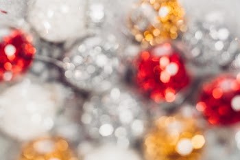 Mini baubles blurred 2