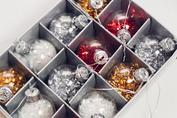 Mini baubles box