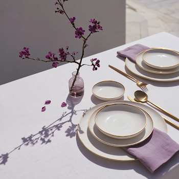 Minimalist Luxury Asian Wedding Table Setting in Spring