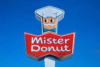 Mister Donut sign, Route 201, Waterville,… | Free public domain photo