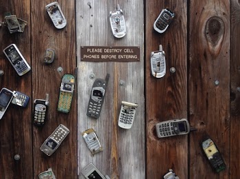          Mobile Phone & Broken Wood Free Photo     