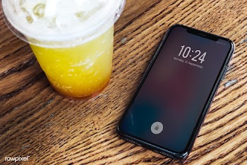Mobile phone screen mockup design | Free stock psd mockup - 533950