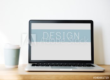 Mockup computer laptop on wooden table