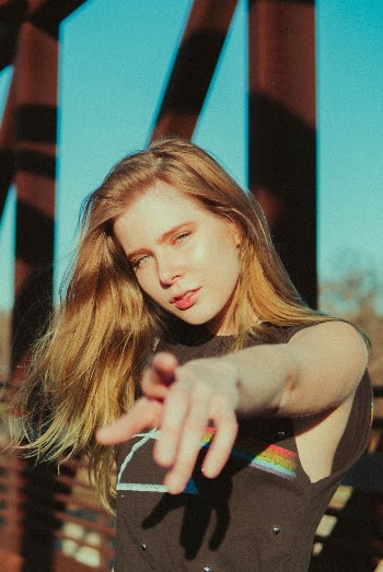 Model - Kyrsten Athan

instagram - @kyrstenmarieathan