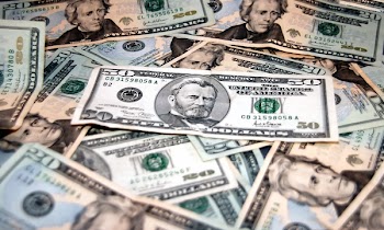 MoneyBills020208_b.JPG