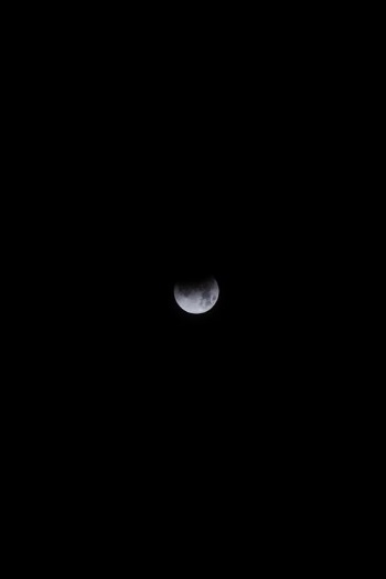 Moon in the Dark Sky · Free Stock Photo