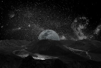 Moon in the night sky | Free Photo - rawpixel