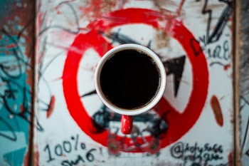 Morning coffee on the legendaty sk8 table