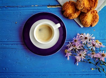  Morning glory - A delicious coffee and cookie breakfast at the f 