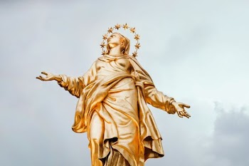Mother of Jesus statuette