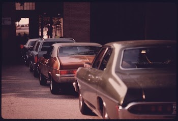 Motorists in Line at the Safety | Free Photo - rawpixel