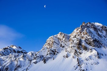 mountain cover with snow