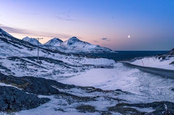 mountain cover with snow photography