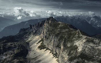 mountain during daytime