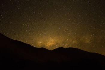 mountain ranges during nighttime