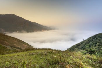 Mountain Ridge Overlooking Sea of Clouds