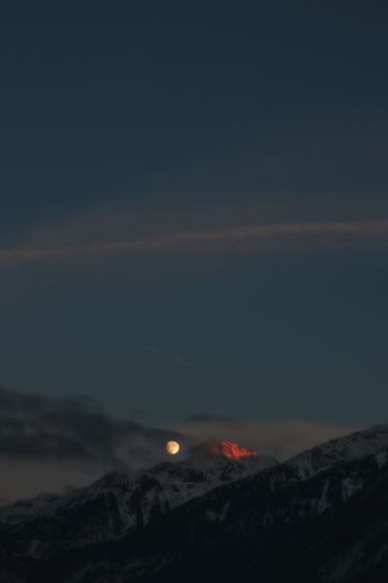 mountain under blue sky
