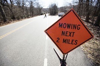 Mowing next 2 miles, traffic | Free Photo - rawpixel