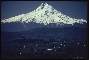 Mt. Hood and the Hood | Free Photo - rawpixel