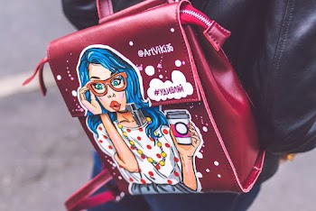 Multicolored Woman With Red Eyeglasses Printed Red Leather Backpack