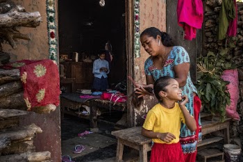 Musahar woman and her daughter, | Free Photo - rawpixel