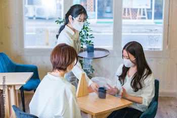 コロナ禍のレストランでの食事
