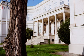 Neo-Renaissance diplomatic facility