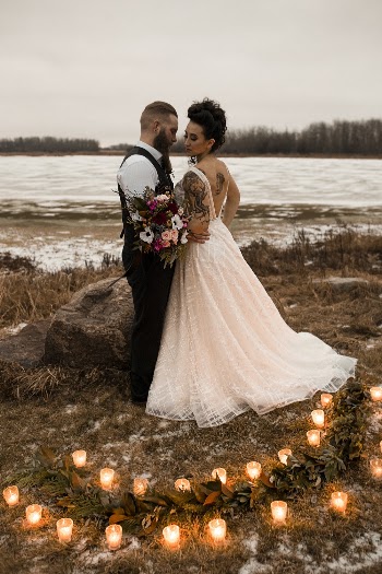 Newly Wed Couple Near Seasohre